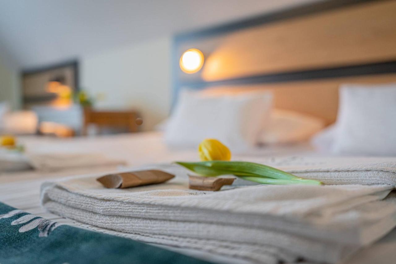 Markowy Dworek Bed & Breakfast